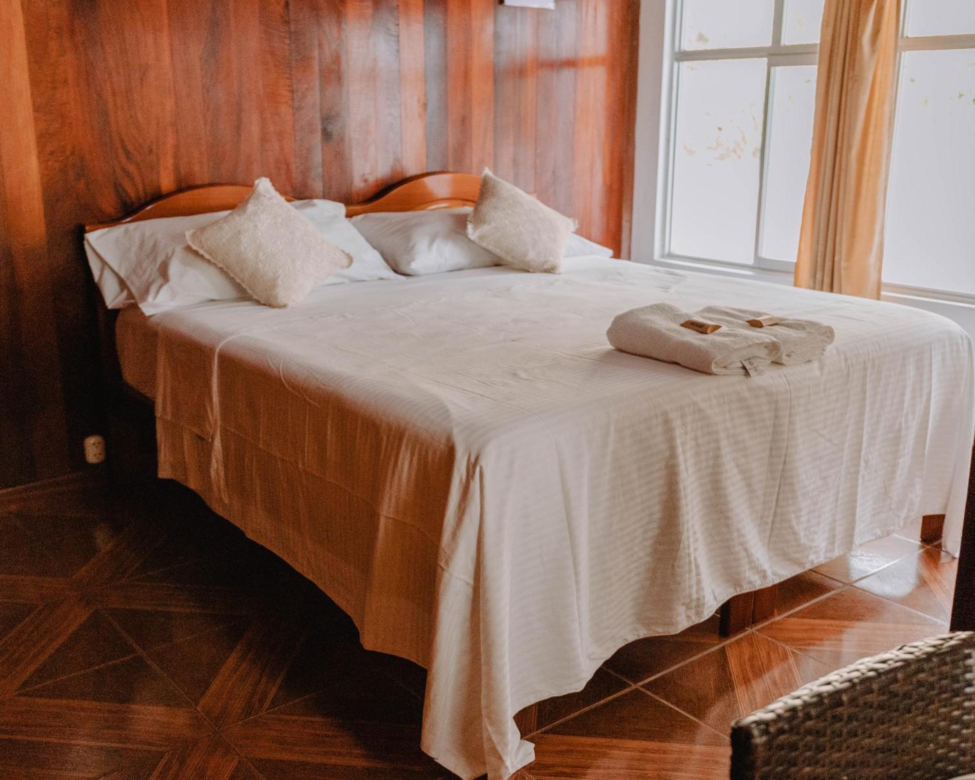 Albergue Turistico Gstir Pozuzo Ngoại thất bức ảnh